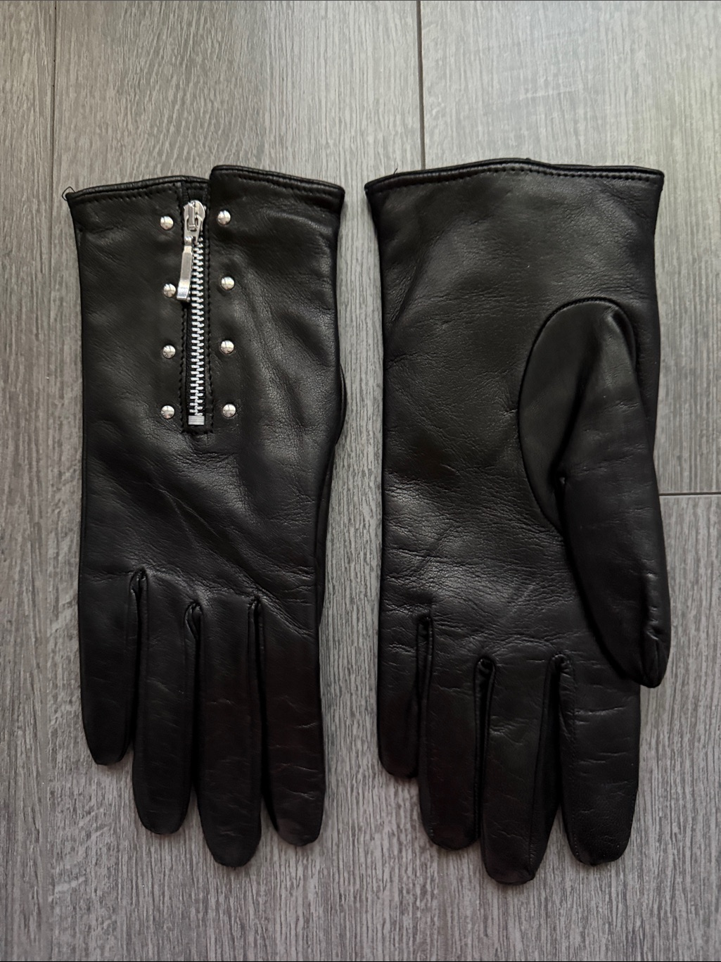Holt Renfrew Italy Black Studded Leather Gloves 100% Cashmere Lined Sz 8 Nwot